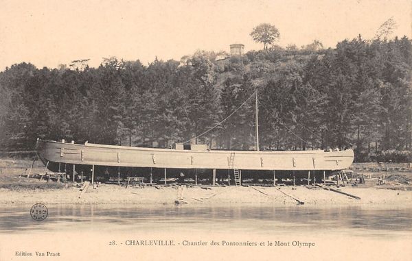 Carte postale Charleville Chantier des Pontonniers et le Mont Olympe