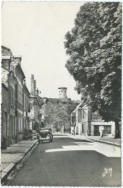 Carte postale rue Jules Gilbert à Givet