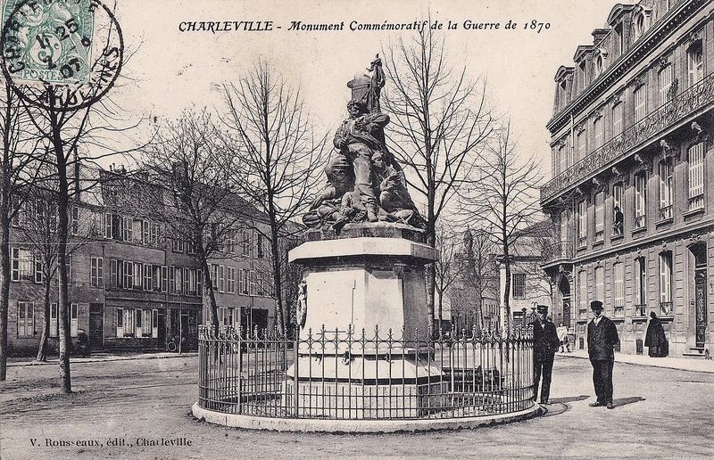 Carte postale Charleville Monument Commémoratif de la Guerre de 1870